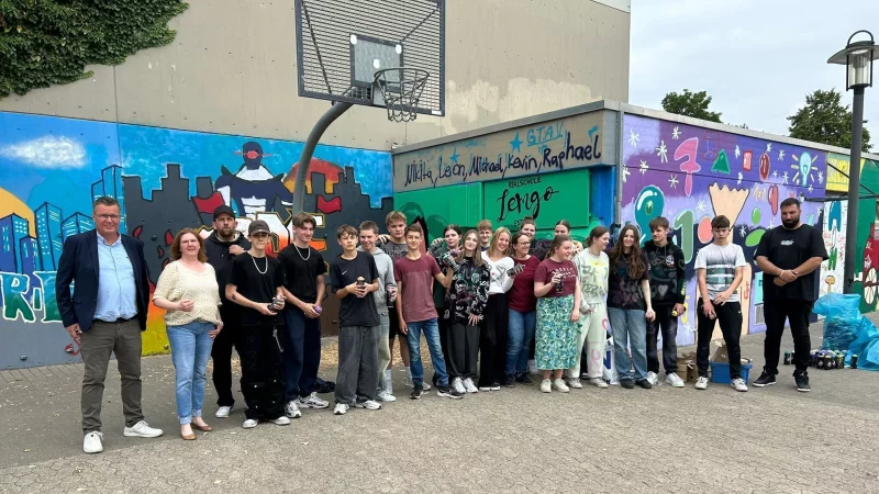 Mit einem Graffiti-Projekt werden Sch&uuml;ler an Berufswege herangef&uuml;hrt. - &copy; Lippe Bildung eG