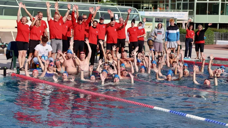 Viel Spa&szlig; machte den Teilnehmern das besondere Schwimmevent. - &copy; Rudolf Heidrich