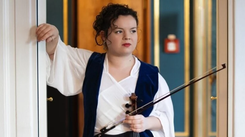 Solistin des Abonnementkonzerts: Violonistin In&ecirc;s Marques. - &copy; Eva Maria Richter