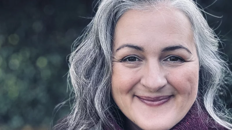 Nikola Hotel liest in Lage. - &copy; Bildrechte: Nicola Hotel