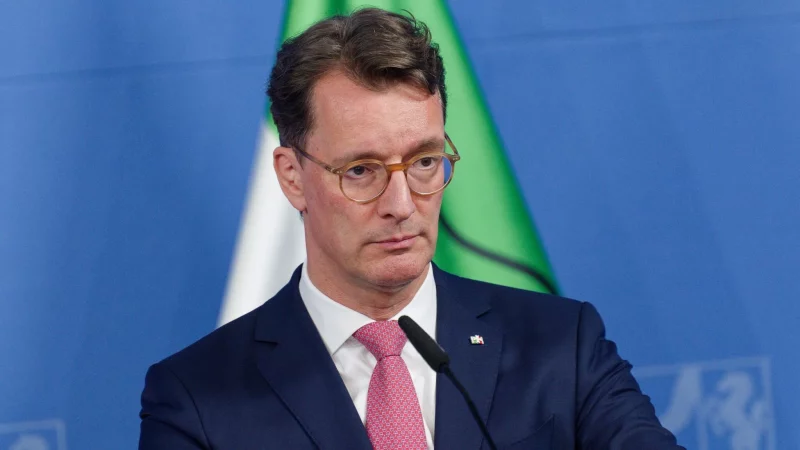 NRW-Ministerpr&auml;sident hatte Mitte Oktober ein Investitionspaket f&uuml;r NRW vorgestellt. - &copy; Henning Kaiser/dpa