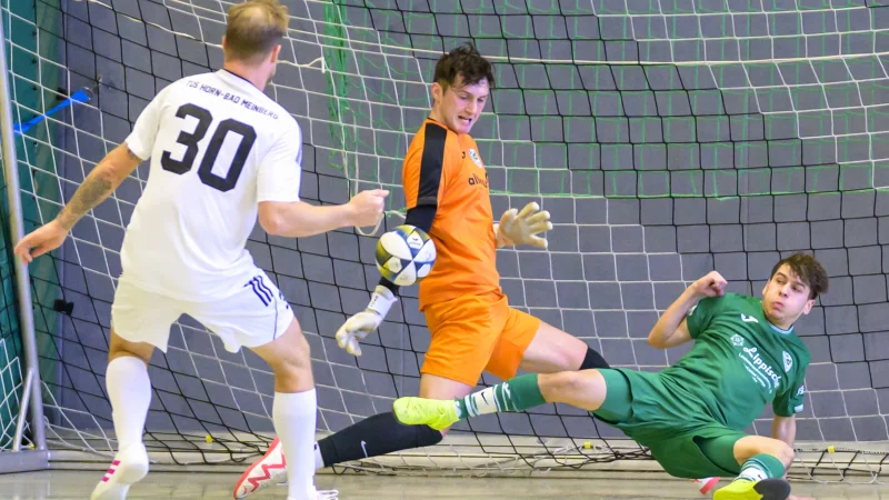 Spannende Torraumszene gab es im Spiel des TuS Horn-Bad Meinberg gegen die SG Belle-Cappel-Leopoldstal. - &copy; Egon Penner