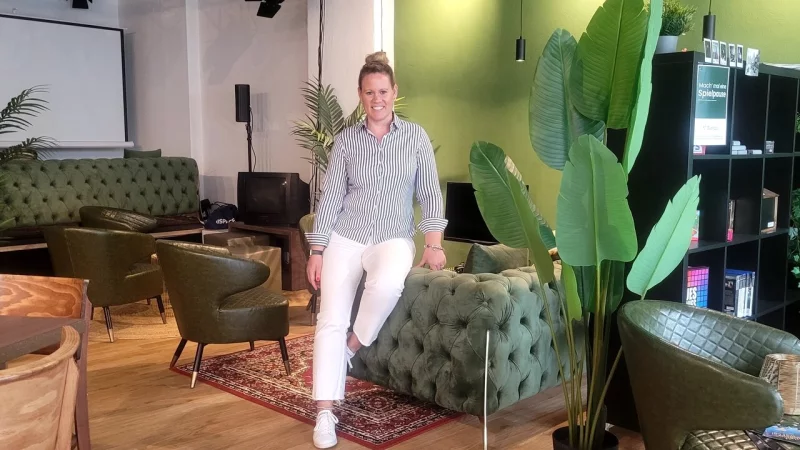 Hier l&auml;sst es sich gut aushalten. Im chilligen "Anno 1578" begr&uuml;&szlig;t Miriam Hanke alle Besucher, die Lust haben, in gem&uuml;tlicher Atmosph&auml;re Zeit zu verbringen. - &copy; Katrin Kantelberg