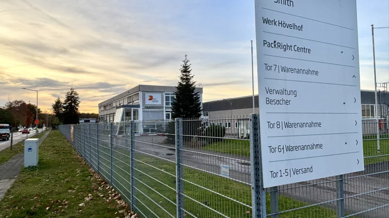 Am Standort von DS Smith an der G&uuml;tersloher Stra&szlig;e in H&ouml;velhof werden bereits seit 1967 Verpackungen produziert. Jetzt stellt sich die Frage, wie lange es hier noch weitergeht. - &copy; Jens Reddeker