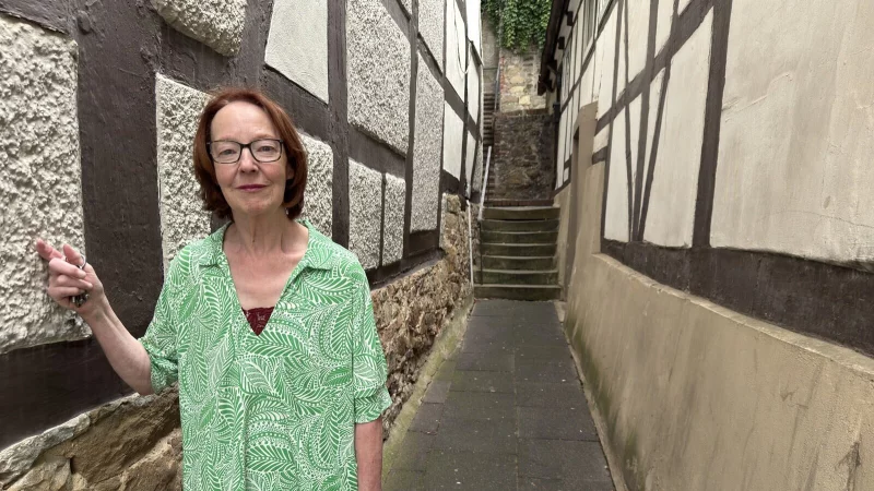 F&uuml;r Corinna Klassen ist eine unscheinbare Treppe in der Osterstra&szlig;e ein Ort voller Erinnerungen. - &copy; Sven Kienscherf