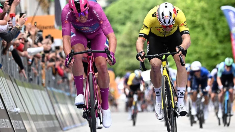 Im vergangenen Jahr gewinnt mit Mads Pedersen (l.), Radsport-Profi des Teams Lidl-Trek, einer der weltbesten Sprinter die Lidl Deutschland Tour. Bei der neuerlichen Ausgabe sollen Pedersen und Co. auch durch Gütersloh fahren. - © IMAGO/ZUMA Press