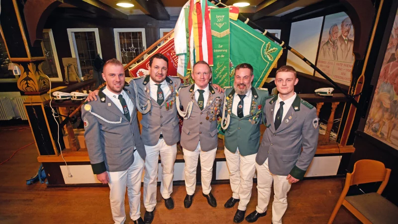 Die neu gw&auml;hlten Vorstandsmitglieder (von links) Marco Paeschke, Frederik M&ouml;nks, Andreas Koch, Marcus Rohde und Linus Dr&uuml;ke. - &copy; Nicole Ellerbrake