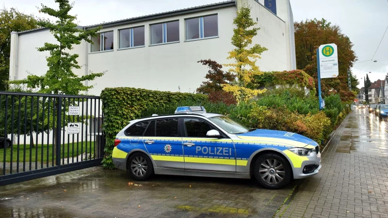 Die Polizei sch&uuml;tzt die Bielefelder Synagoge rund um die Uhr. - &copy; Barbara Franke