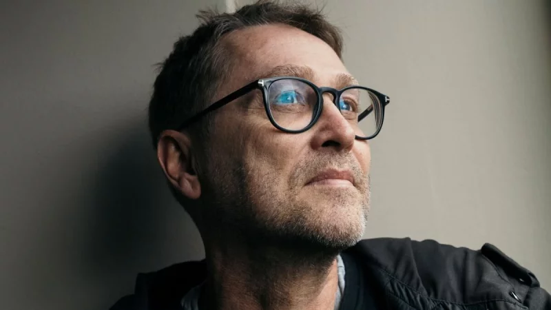 Jan Weiler wei&szlig;, wie es es sich mit Pubertieren lebt. - &copy; Matthias Ziegler