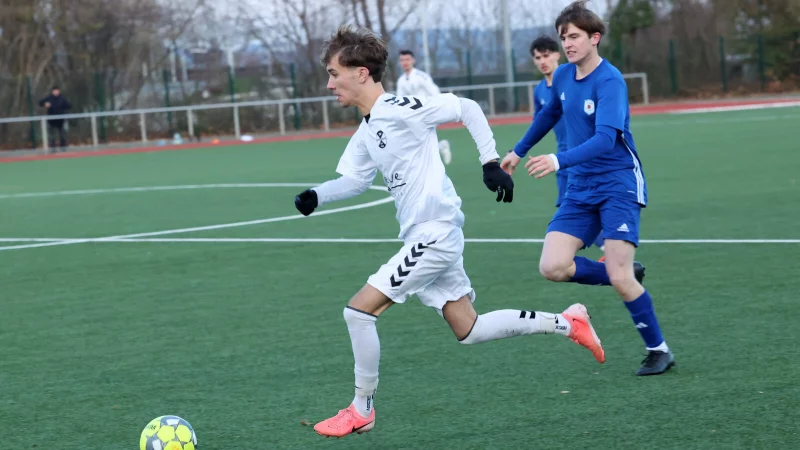 Nur 45 Minuten dauerte das A-Junioren-Spiel zwischen dem SV Werl-Aspe und dem TuS Brake. - &copy; paul cohen