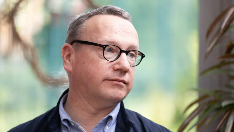 NRW-Justizminister Benjamin Limbach (Grüne) sieht den Zeitpunkt gekommen, ein Verbotsverfahren der AfD vorzubereiten. - © Oliver Krato