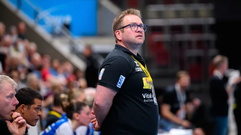 Wo führt der Weg einer Sportart und der Liga hin? Blombergs Trainer Steffen Birkner. - © Marco Wolf