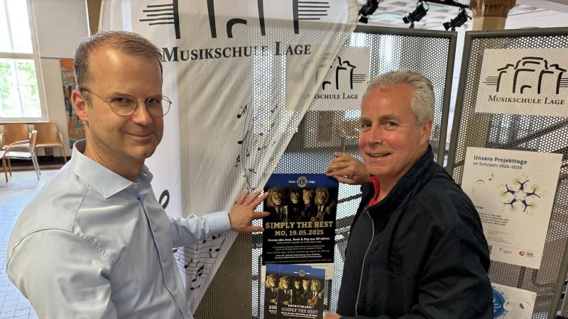 Die Lions Dr. Lars Ruwisch (links) und Thomas Schäfer freuen sich auf das Benefiz-Konzert und hoffen auf viele Besucher. - © Sandra Castrup