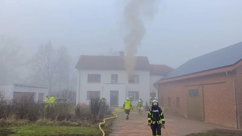 Ein Zimmernbrand hat die Einsarzkr&auml;fte in Extertal besch&auml;ftigt. - &copy; L&ouml;schgruppe Almena