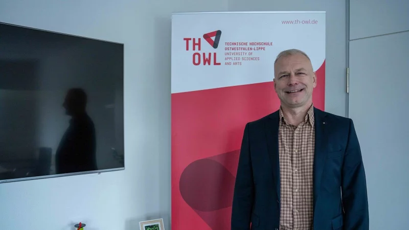 Dr. Mario Blei ist der Titel Honorarprofessor verliehen worden. - &copy; TH OWL