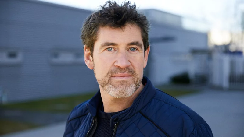 Stephan Sz&aacute;sz leitet das Literatur- und Musikfestival. - &copy; Robin Kater