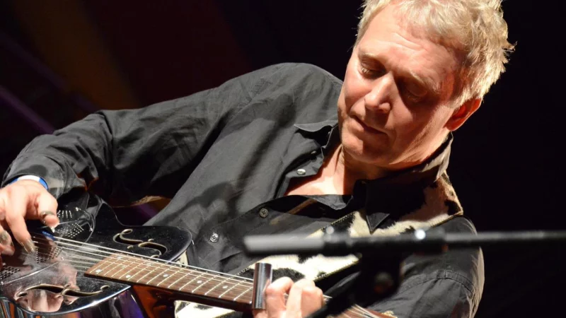 Mundharmonikaspieler Dieter Kropp und Gitarrist Mickey Meinert treten am Samstag, 20. Dezember, ab 19.30 Uhr in Barntrup auf. - © Heimatverein Barntrup