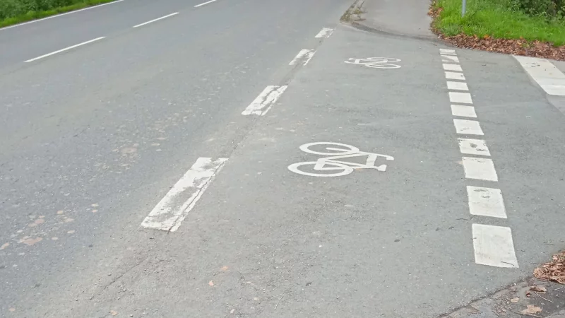 Die Bordsteinabsenkungen wurden provisorisch angebracht, nachdem sich der ADFC direkt an Bürgermeister Frank Hilker gewendet hat. - © Wilhelm Grabbe/ADFC Lippe
