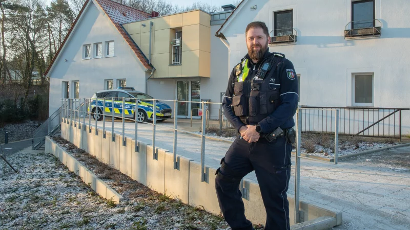 Matthias Romey ist neuer Bezirksdienstbeamter in Lage. - &copy; Polizei Lippe