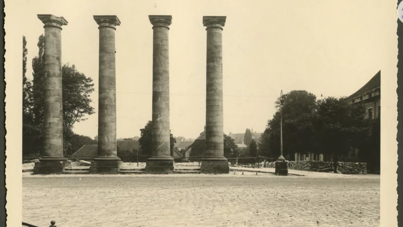 Nach dem Brand am 5. Februar 1912 ähnelte das Rosental ein wenig dem Forum Romanum. - © Lippische Landesbibliothek