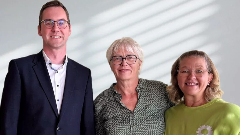 Gehen gemeinsam in den Wahlkampf: B&uuml;rgermeister Matthias Kalkreuther (von links), sowie Ute Habigsberg-Bicker (Fraktionsvorsitzende Stadtrat) und Sandra Henjes-WInter (Sprecherin Ortsverband) von den Gr&uuml;nen in Lage. - &copy; B&uuml;ndnis 90/Die Gr&uuml;nen Lage