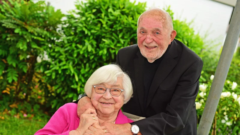 Gabriele und Professor Wolfgang Brüning sind seit 65 Jahren verheiratet. - © Nicole Ellerbrake