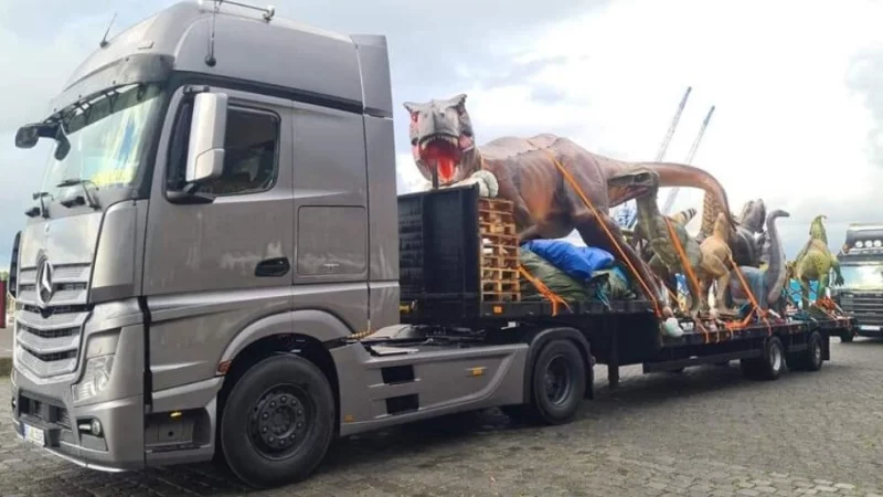 Die Dinos machen in Detmold Station. - &copy; Justin Freiwald