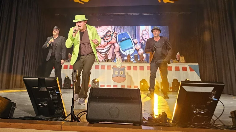 Wenn man als CDU-Kandidat ins Rennen geht und nach der Kommunalwahl zu den Gr&uuml;nen wechselt, dann liefert man Material f&uuml;r die Stunksitzung. In diesem Fall traf es Michael Biermann. - &copy; Astrid Sewing