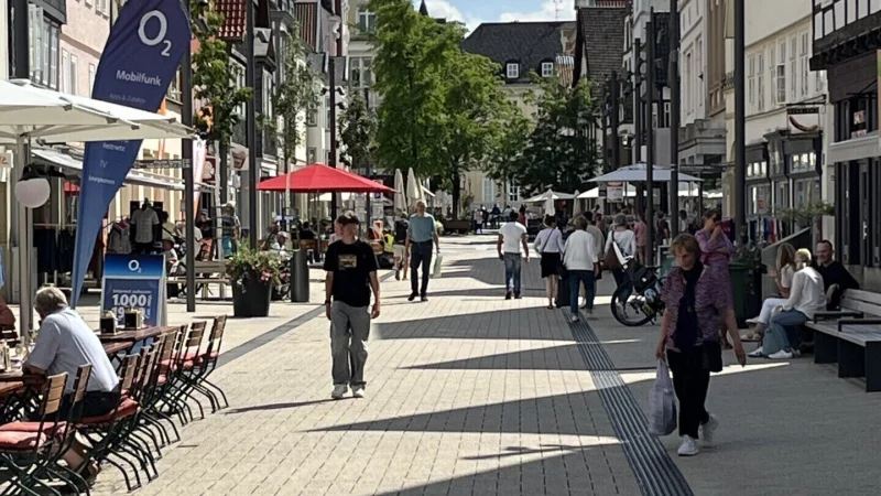 Die Lange Straße soll Zuwachs durch das Modehaus Klingemann bekommen, welches sich am Hornschen Tor ansiedeln will. - © Kyrill von Matuschka