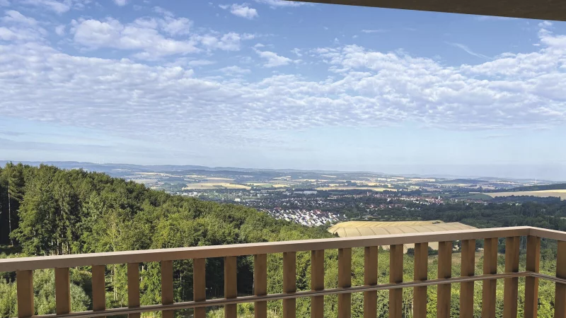 Diesen atemberaubenden Blick h&auml;tte man von dem geplanten Aussichtsturm in 25 Metern H&ouml;he weit &uuml;ber die Stadt hinaus hin&uuml;ber Richtung Detmold. - &copy; Rechte: Stadt Blomberg