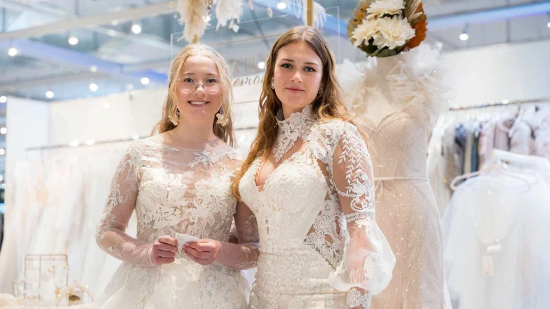 Die Modeschauen im Hochzeitsbereich sind auch 2026 bei "Deine Messe" vertreten, und zwar am Samstag und Sonntag. - &copy; Messe OWL GmbH