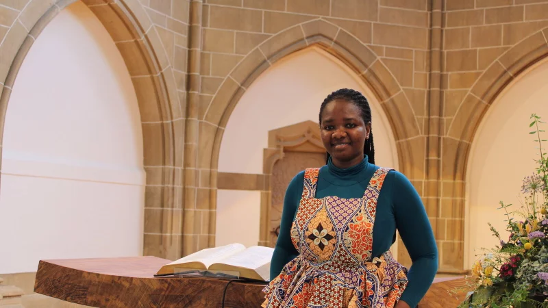 Die 27-j&auml;hrige Ghanaerin Melody Ampeh in der Christuskirche. - &copy; Kyrill von Matuschka
