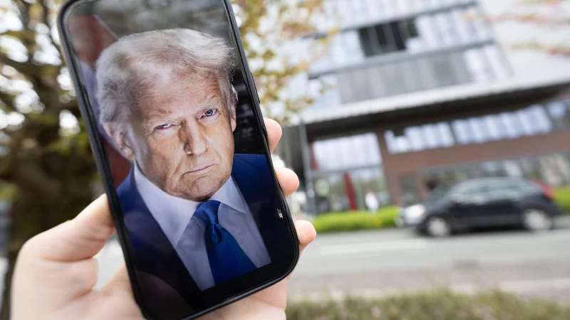 Trumps Feldzug gegen Freiheit und Wissenschaft: Schon jetzt fragen US-Forscher an den Universitäten Bielefeld und Paderborn an, ob sie ihre Forschungen hier fortsetzen dürfen. - © Niklas Tüns