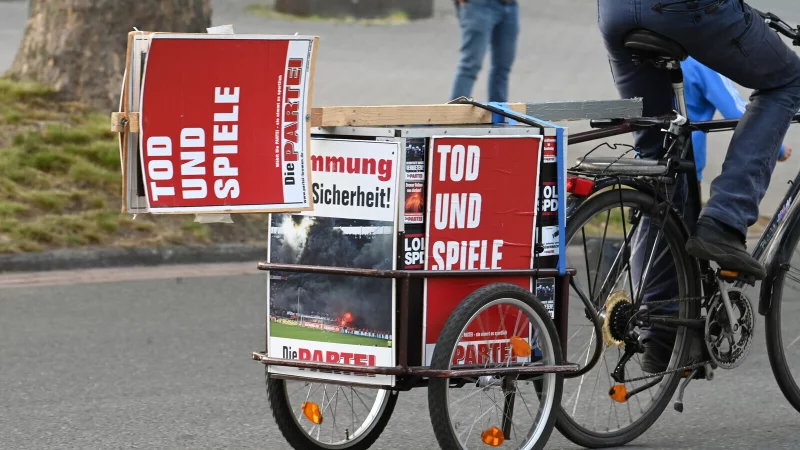 F&uuml;r schr&auml;ge Aktionen ist die Satirepartei "Die Partei" durchaus bekannt. Die Vorg&auml;nge in L&ouml;hne aber sind von einem anderen Kaliber. - &copy; picture alliance/dpa
