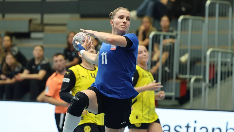 Im Finale des Nelken-Cups entwischte Blombergs Linksau&szlig;en Alexia Hauf ihren Gegnerinnen aus Dortmund ein ums andere Mal.?Foto: Paul Cohen - &copy; Paul Cohen