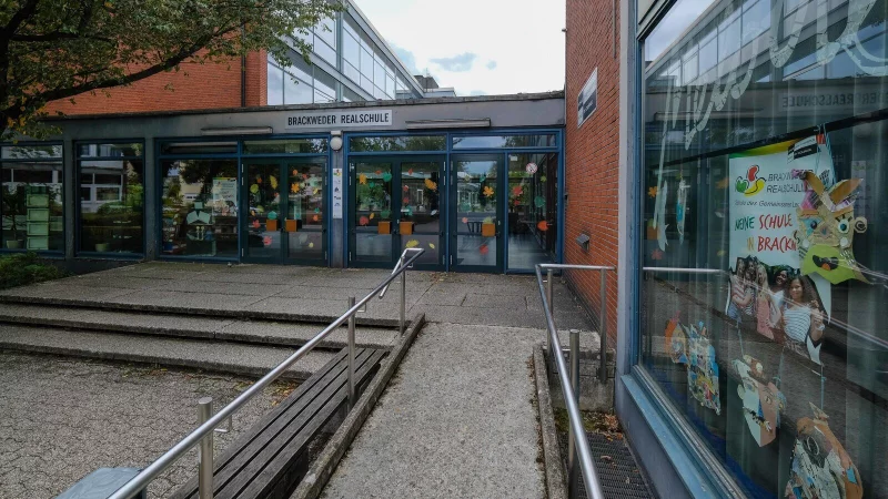 Die Realschule Brackwede in Bielefeld geh&ouml;rt zu den Kooperationspartnern der Polizei. - &copy; Andreas Zobe