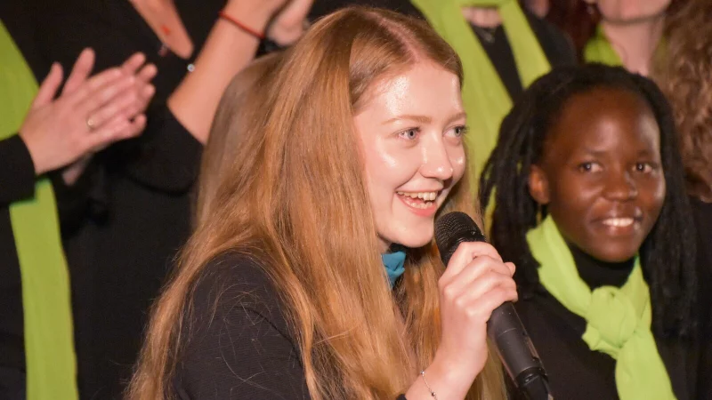 Rebecca Borde moderierte durch den Abend. - &copy; Chor TonArt