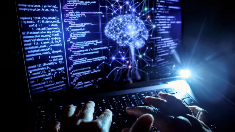 Die Hochschulen in OWL haben sich zusammengeschlossen, um die Entwicklung der KI in einer eigenen Akademie eng zu begleiten. - © Oliver Berg/dpa