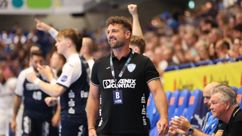 Florian Kehrmann hat ein Grinsen im Gesicht. - &copy; Paul Cohen