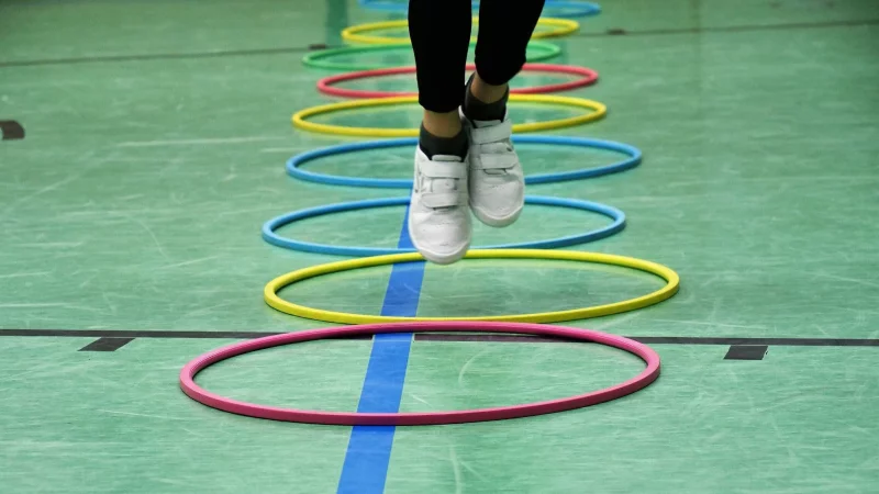 Unfallfreies Hüpfen sollte zum Standard eines jeden Schülers zählen. - © Jörg Hagemann