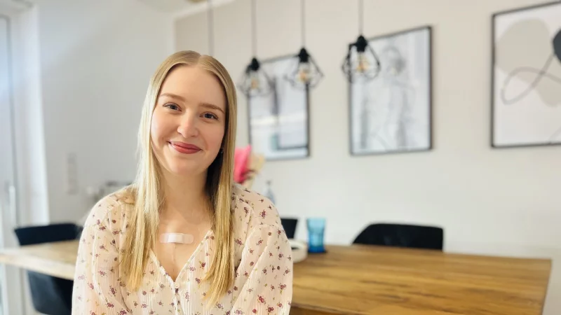 Lena Peter (22) lebt mit ihrem Freund in Harsewinkel im Kreis G&uuml;tersloh. Bis vor Kurzem stand sie auf Warteliste f&uuml;r Organtransplantationen. - &copy; Lena Vanessa Bleck