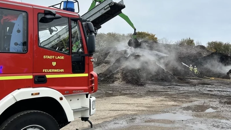 Die Lagenser Feuerwehr bei einem Einsatz im Januar 2025. Damit sie immer leistungsf&auml;hig ist, braucht sie auch passende Fahrzeuge. - &copy; Feuerwehr Lage