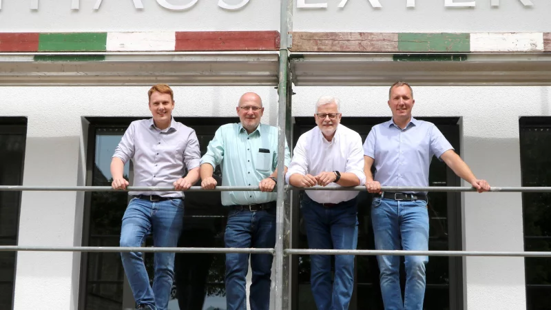 Unterst&uuml;tzen Ralf Klemme (Zweiter von rechts): Daniel Walgern (CDU-Gemeindeverband), Ulrich Hilker (CDU-Fraktionsvorsitzender) und Marian Kuhfu&szlig; (CDU-Gemeindeverband, von links). - &copy; CDU Extertal