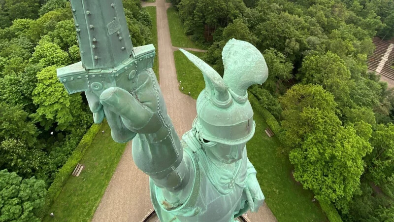 Das Hermannsdenkmal aus der Vogelperspektive. - © Landesverband Lippe