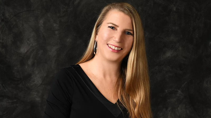 Meike Messal er&ouml;ffnet das Festival. - &copy; Anette Flentge