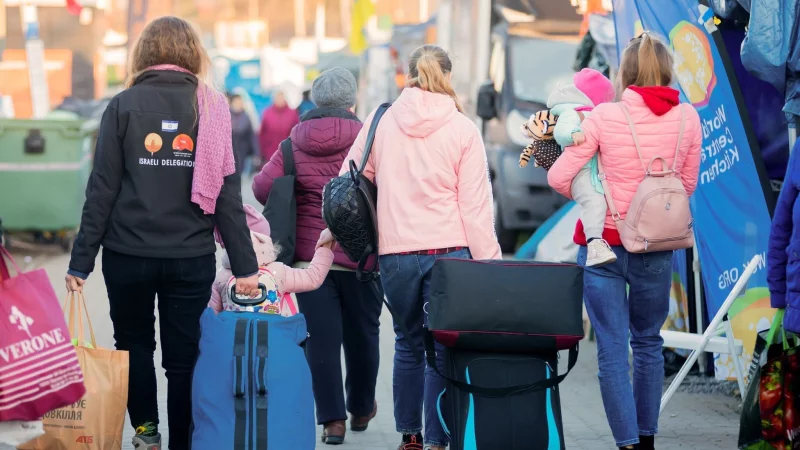Nordrhein-Westfalen hat Tausende Geflüchtete aus der Ukraine aufgenommen. - © Christoph Soeder/dpa