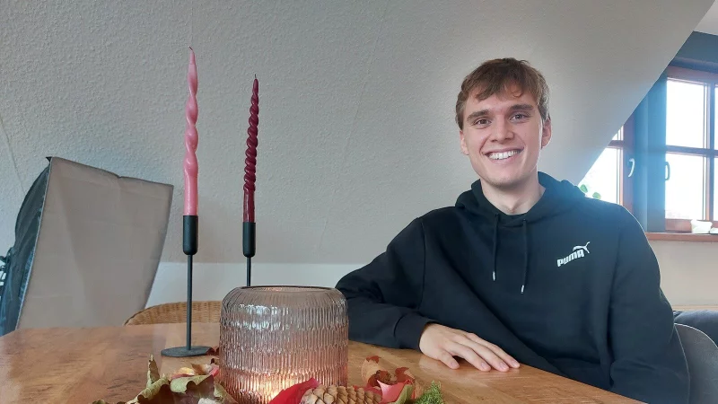 Felix Schaper (26) freut sich auf die Ratsarbeit in L&uuml;gde. Gemeinsam mit Miriam Kantzoglou (51) wird er f&uuml;r die Gr&uuml;nen im Rat vertreten sein. - &copy; Michaela Wei&szlig;e