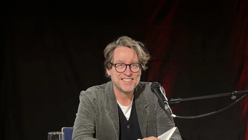 Jan Weiler liest aus seinem neuesten Buch: "Das Beste! Mein Leben zwischen Pubertieren" vor. - &copy; Jan Schillmann