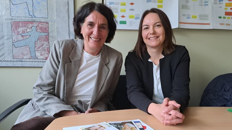 Ulrike Glathe (Leiterin des Kreisjugendamtes, links) und Martina Fieseler (Fachgebietsleitung Kinderschutz, Beratung und Prävention) sprehen über Herausforderungen nach Lügde, Corona und dem Ukrainekrieg. - © Carolin Brokmann-Förster