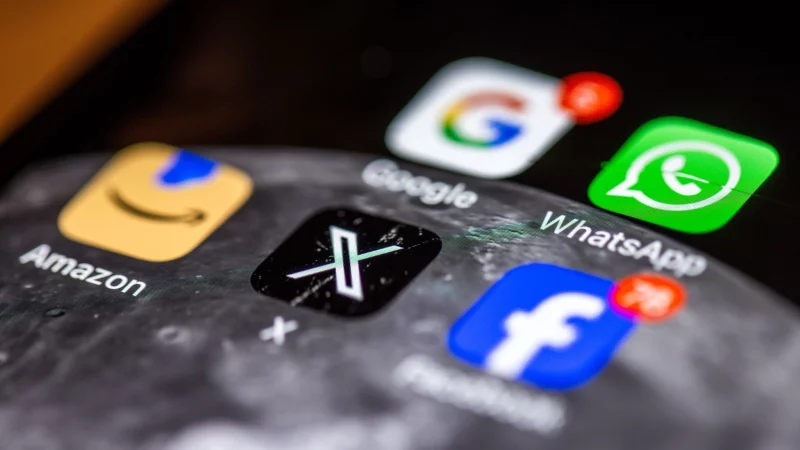 US-Unternehmen wie Google und Meta haben inzwischen eine riesige Marktmacht - mit Auswirkungen auch auf den Diskurs in Deutschland. - &copy; Jens B&uuml;ttner/dpa